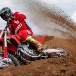 נעים מאוד: דוקאטי DESMO 450 MX